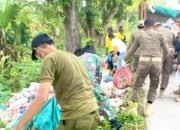 Bau Menyengat Bikin Resah, Satpol PP Lamongan Gerak Cepat Atasi Sampah