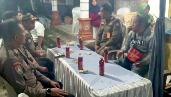 Pengamanan Ketat, Polsek Sugihwaras Bojonegoro Jaga Kondusifitas Hajatan Warga