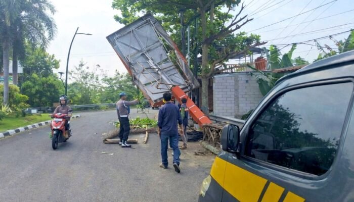 Truk Misterius Diduga Jadi Penyebab Kabel Listrik Putus di Kalirejo Bojonegoro