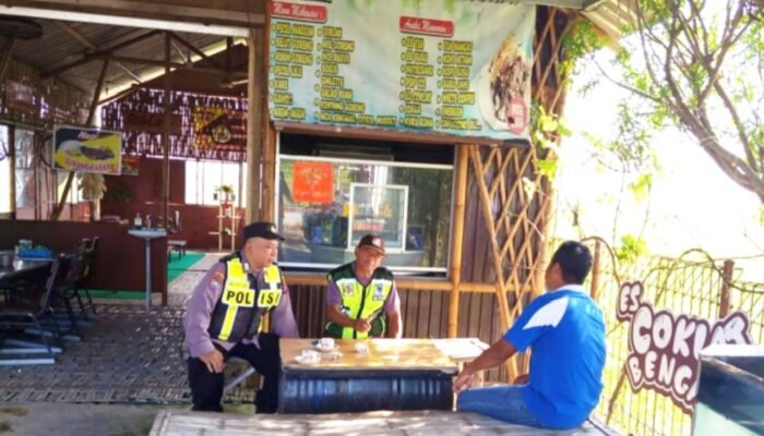 Ngopi Bareng Polisi, Cara Polsek Kanor Bojonegoro Jaga Keamanan Warga