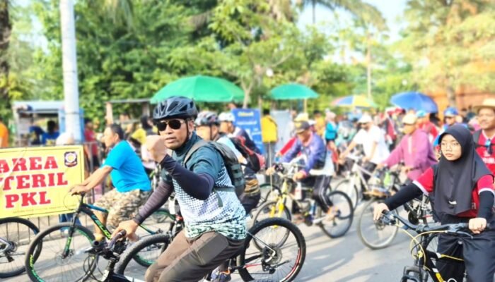 HUT Persit ke-80 di Lamongan, Ratusan Pesepeda dan UMKM Lokal Jadi Sorotan