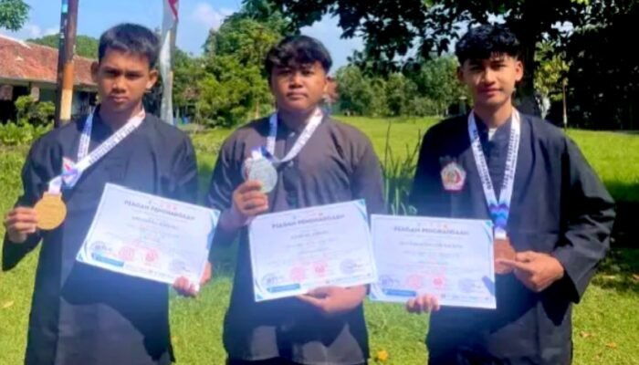 Bikin Bangga, Pesilat Muda SMK Dirgahayu Kedungadem Bojonegoro Sabet 3 Gelar Sekaligus