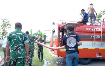 Tak Main-main, Kodim Lamongan Latih Prajurit Hadapi Kebakaran