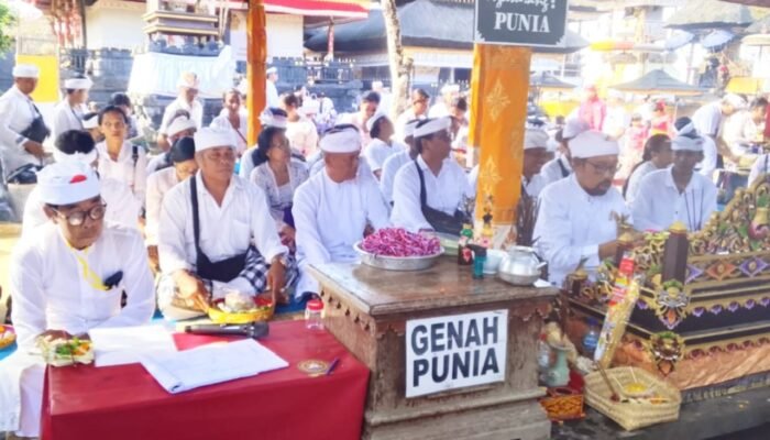 uasana Sakral di Pura Besakih, AKDBA Buleleng Gelar Penganyar Penutup