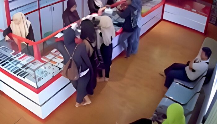 Geger di Medan, Aksi Penyanderaan di Toko HP Terekam CCTV