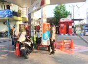 Antrian BBM Mengular, Polisi Baureno Bojonegoro Pastikan Situasi Tetap Kondusif