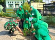 Aksi Hijau Persit Kawedanan IV, Tanam Pohon Sawo di Koramil Pucuk Lamongan