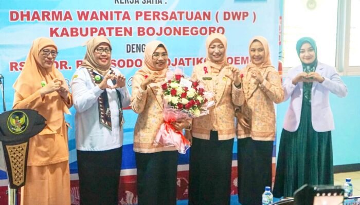 Momen Kartini, Perempuan Bojonegoro Diajak Deteksi Dini Kanker