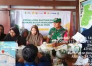 Babinsa Brondong Lamongan Kawal Bantuan Pangan, Warga Merasa Aman