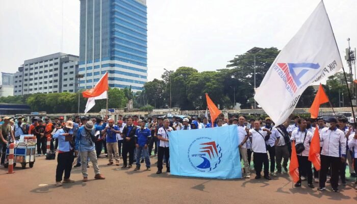 Tarif Transjakarta Mau Naik, Buruh Langsung Bereaksi Keras