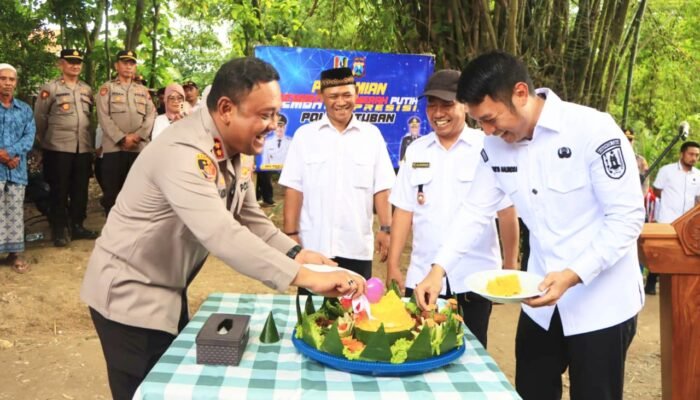 Akses Warga Terbuka, Kapolres Tuban dan Bupati Resmikan Jembatan Baru