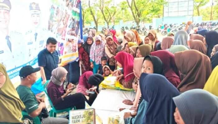 Pasar Murah di Gayam Bojonegoro Jadi Magnet, Warga Borong Beras Hingga Minyak Murah