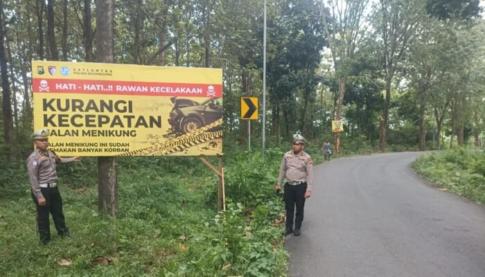 Satlantas Polres Bojonegoro Antisipasi Laka Lantas, Papan Himbauan Dipasang di Black Spot