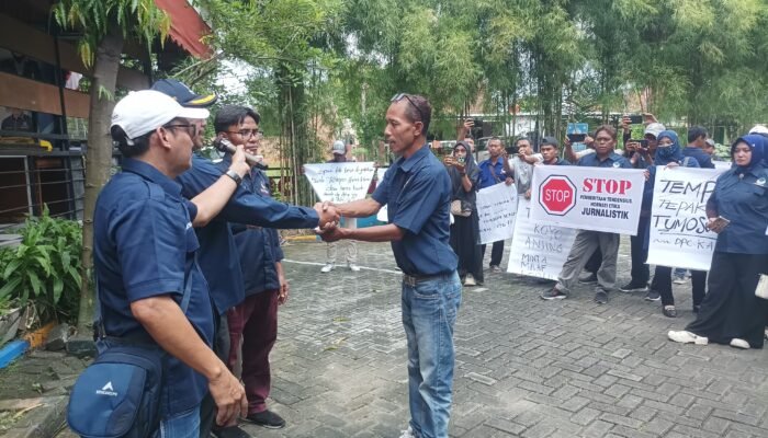 Aksi Damai Ratusan Kader Nasdem Bojonegoro Protes Pemberitaan Majalah Tempo