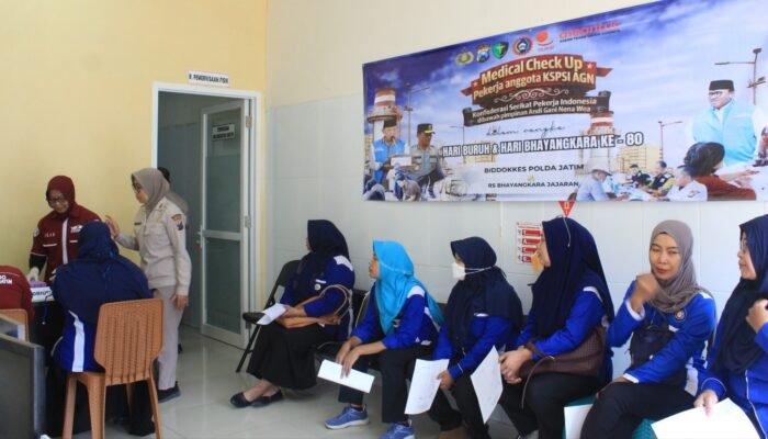 Polres Bojonegoro dan RS Bhayangkara Gelar MCU Gratis Bagi Buruh Jelang May Day
