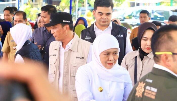 Pantau Inflasi di Bojonegoro, Gubernur Khofifah Cek Pasar hingga Peternakan Sapi