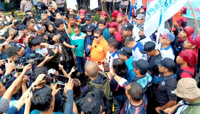 KSPI dan Partai Buruh Desak Revisi Aturan Outsourcing, PHK Jadi Ancaman