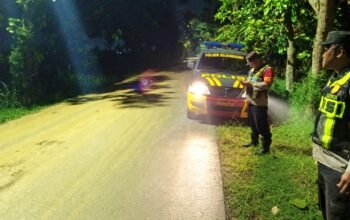 Tumpahan Tanah Liat di Jalan Bojonegoro Bikin Pengendara Terancam Celaka