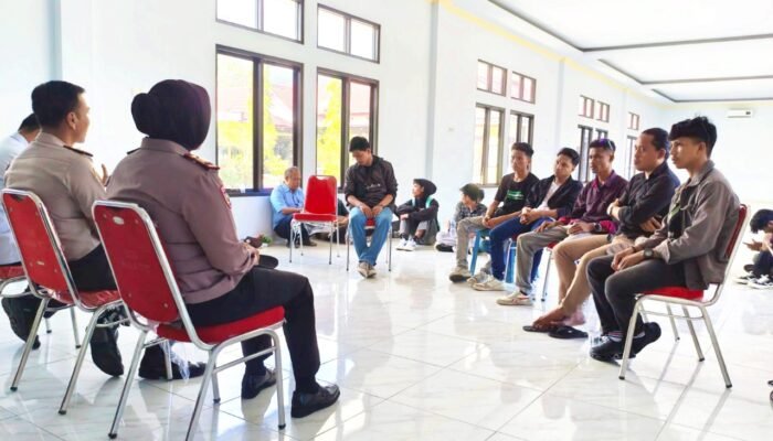 Aksi Massa di Polda Gorontalo, Oknum RB Dituding Pemicu Konflik Tambang Bone Balango