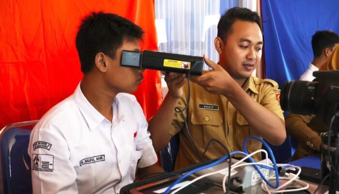 Rekam e-KTP di Sekolah, Pelajar SMKN 2 Bojonegoro Dapat Pembekalan Anti Narkoba
