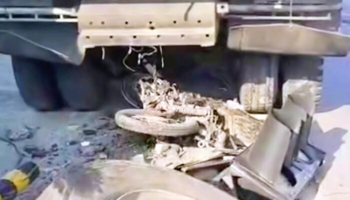 Tronton Diduga Lalai, Pemotor di Lamongan Meninggal di Lokasi