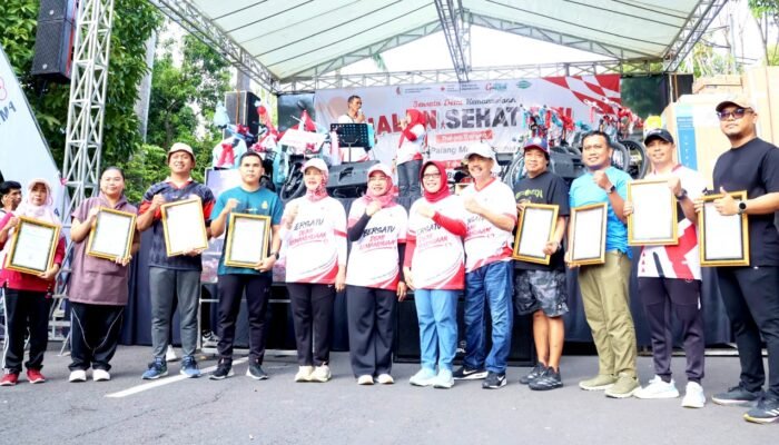 Semarak HUT PMI ke-163, Jalan Santai di Mas Tumapel Bojonegoro Dipenuhi Warga