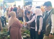 Gubernur Khofifah Blusukan ke Pasar Banjarejo, Kapolsek Bojonegoro Kota Kawal Ketat