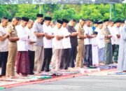 Penuh Khidmat, Prajurit Divif 2 Kostrad Gelar Sholat Idul Adha dan Kurban