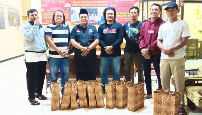 Tinggalkan Polsek Balen, AKP Sri Windiarto Dapat Kenang-Kenangan Spesial