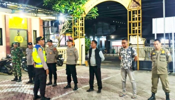TNI Polri dan Satpol PP Turun Bersama, Mantup Lamongan Dipantau Ketat