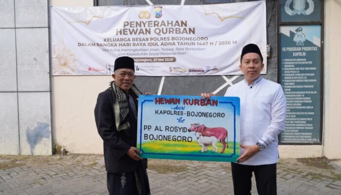 Polres Bojonegoro Salurkan 22 Sapi dan 40 Kambing Kurban pada Idul Adha 1447H