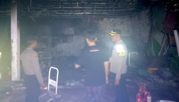 Gudang Perusahaan di Lamongan Terbakar, Ini Penyebab Awalnya