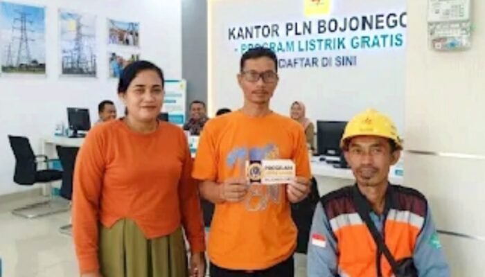 Bukan Cuma Upacara, PJI Bojonegoro Rayakan Hari Pancasila dengan Pasang Listrik Gratis