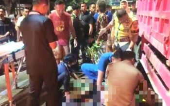 Gagal Menyalip, Honda Beat Tabrak Truk di Padangan Bojonegoro