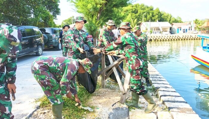 Pantai Pengkolan Diserbu Relawan, Kodim Lamongan dan Warga Kompak Jaga Lingkungan