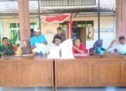 Ratusan Warga Lamongan Dapat Bantuan Pangan, Babinsa Sarirejo Turun Langsung Mengawal