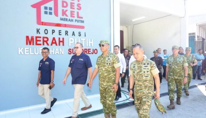Dandim Lamongan Dampingi Wapang TNI Cek Koperasi Desa Merah Putih