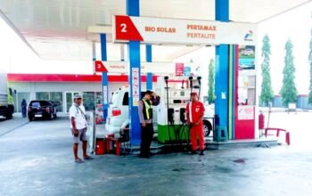 Antisipasi Dampak Kenaikan BBM, Polisi Pantau SPBU Padangan Bojonegoro