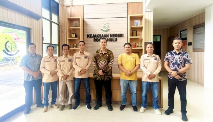 Temui Kajari, PJI Rokan Hulu Perkuat Keterbukaan Informasi Publik