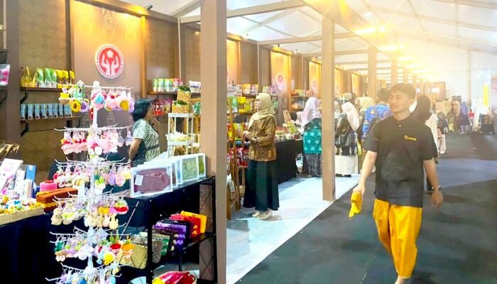 Alun-Alun Bojonegoro Ramai, Pedagang Ketiban Rezeki di Wastra Batik Festival 2026