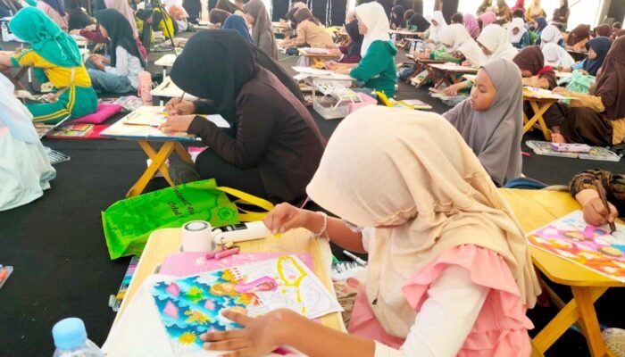 Ratusan Pelajar Ramaikan Lomba Mewarnai dan Menggambar Batik di Bojonegoro Wastra Batik Festival 2026