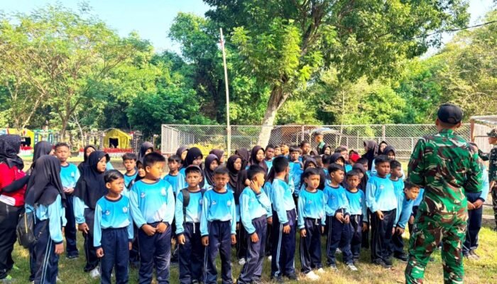 Antusias, Pelajar Bojonegoro Belajar Ketahanan Pangan Langsung di Markas TNI