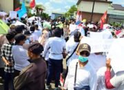 Suara Sound Menggelegar, Ribuan Massa MBG Datangi DPRD Bojonegoro