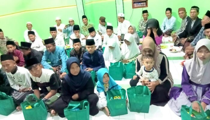 Lailatul Ijtima’ di Grogol, NU Sidorejo Bojonegoro Santuni Anak Yatim