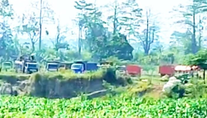 Warga Resah, Puluhan Truk Keluar Masuk Lokasi Tambang Diduga Ilegal di Blitar