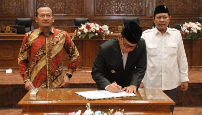 Raperda APBD 2025 Disetujui, DPRD Bojonegoro Beri Catatan Penting untuk Pemkab