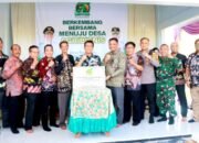 Panen Melon Bareng Petani, Bupati Bojonegoro Ajak Generasi Muda Terjun ke Pertanian