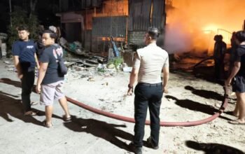 Gudang Rosokan di Lamongan Terbakar, Respon Cepat Polisi Cegah Api Meluas