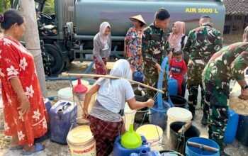 Aksi Cepat Yonif TP-885 BP, Warga Desa Bakulan Bojonegoro Dapat Bantuan Air Bersih