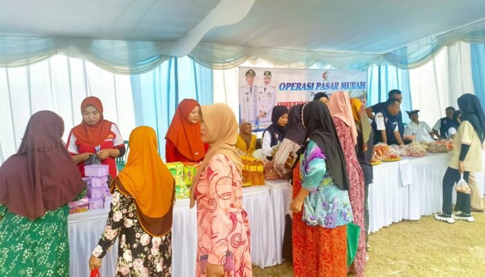 Pasar Murah TMMD 129 Bojonegoro Diserbu Warga, Minyak Goreng hingga Beras Laris